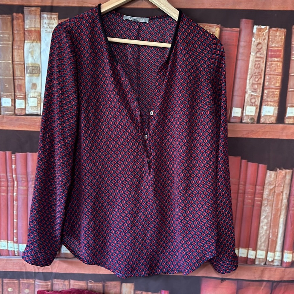Daniel Rainn Blouseβ Half Button Front Blue and Red Pattern Womens Size Small